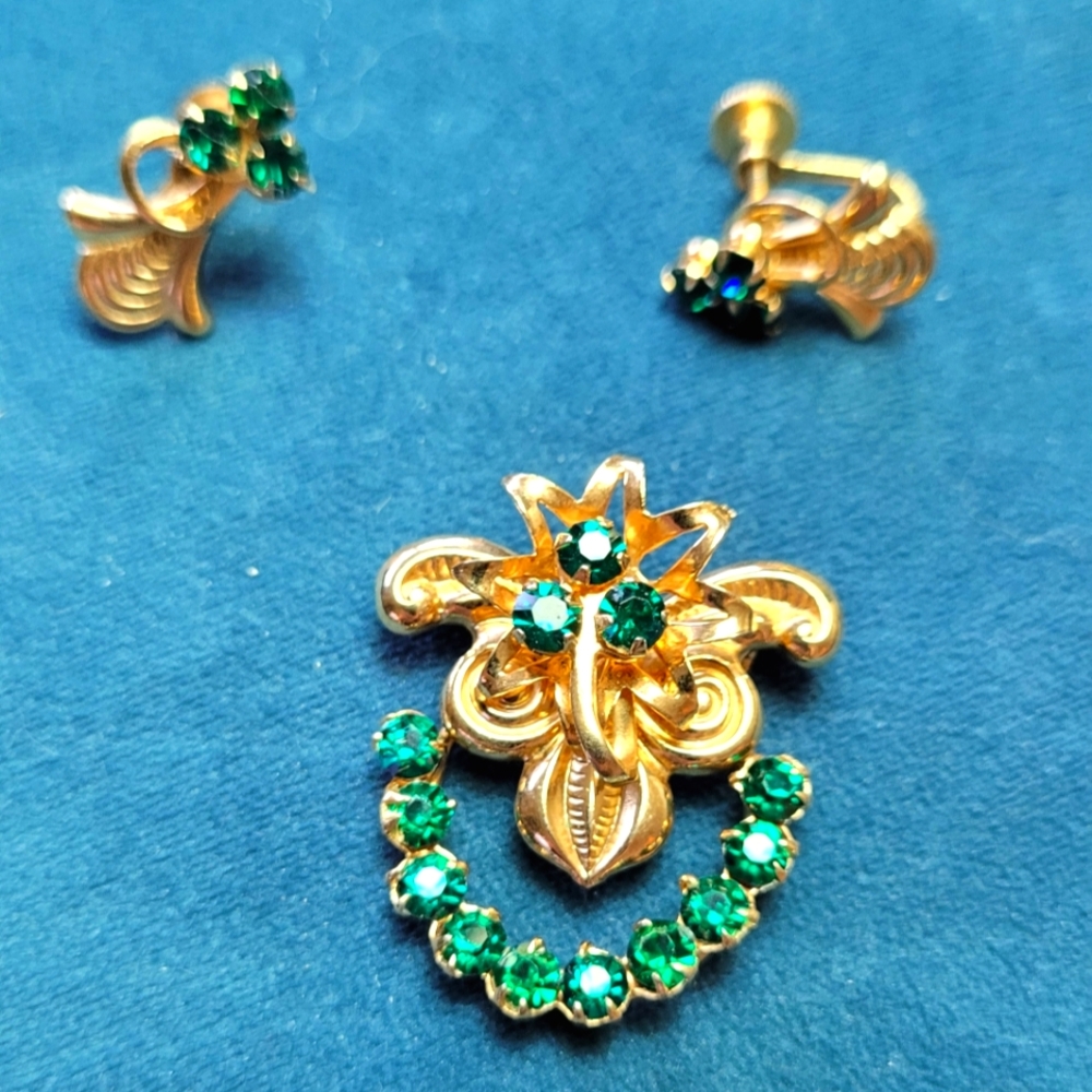 2/$22 Vintage gold-tone and green rhinestone brooch and earrings set